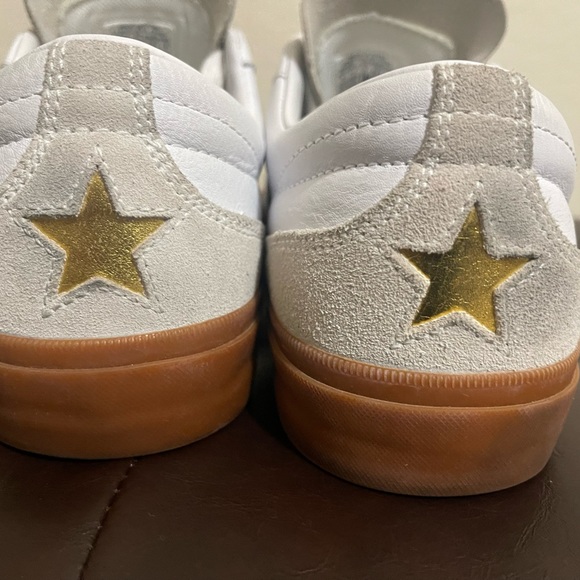 Converse white sneakers. Brand nee condition. - Picture 4 of 5
